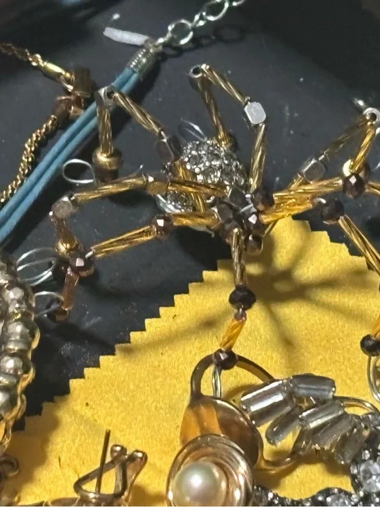 Women’s Multicolor vintage jewelry lot - Picture 7 of 12